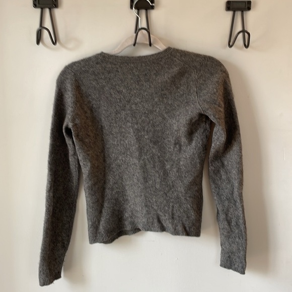 100% Cashmere sweater, unbranded women’s small gray crewneck sweater soft warm - Picture 2 of 5